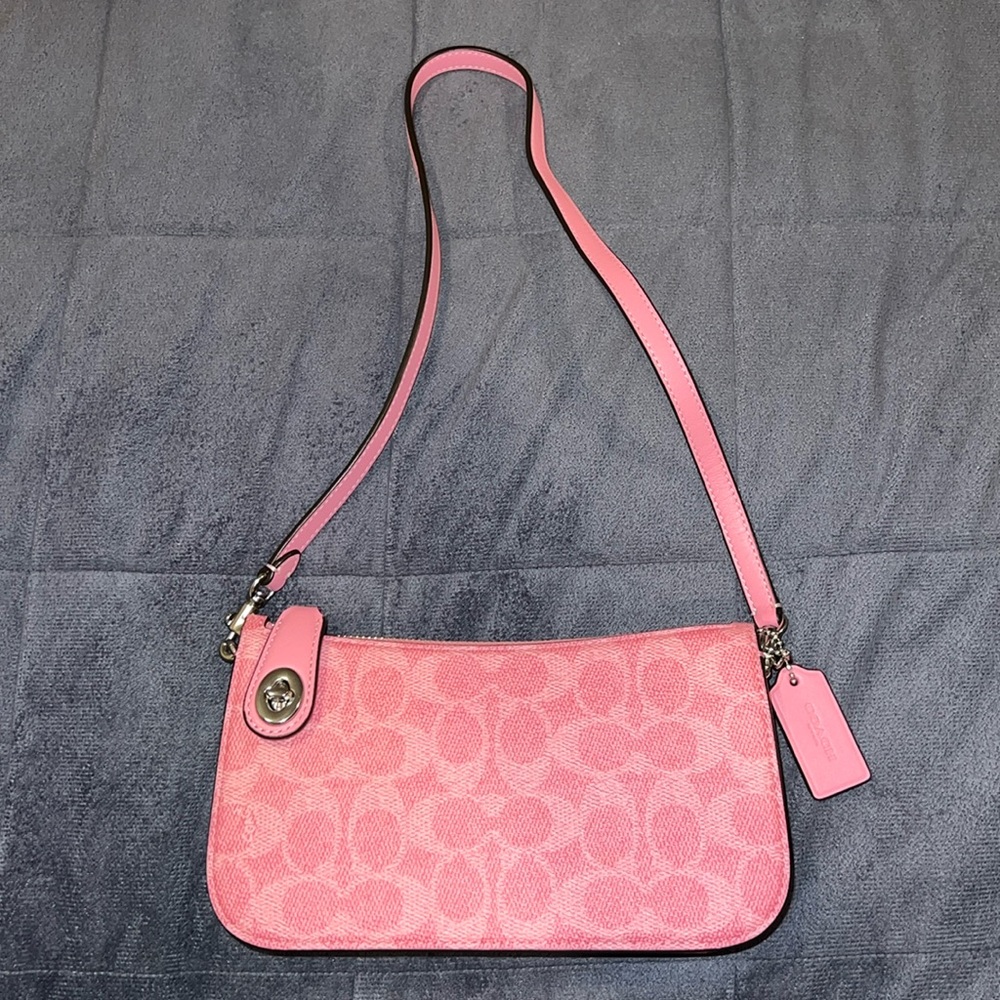 Coach Penn shoulder bag in signature canvas